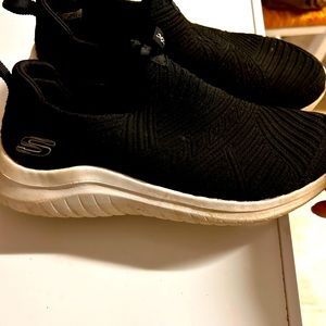 Skechers Memory Foam Runners size 9